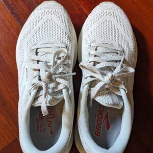Women's Brooks Revel 6